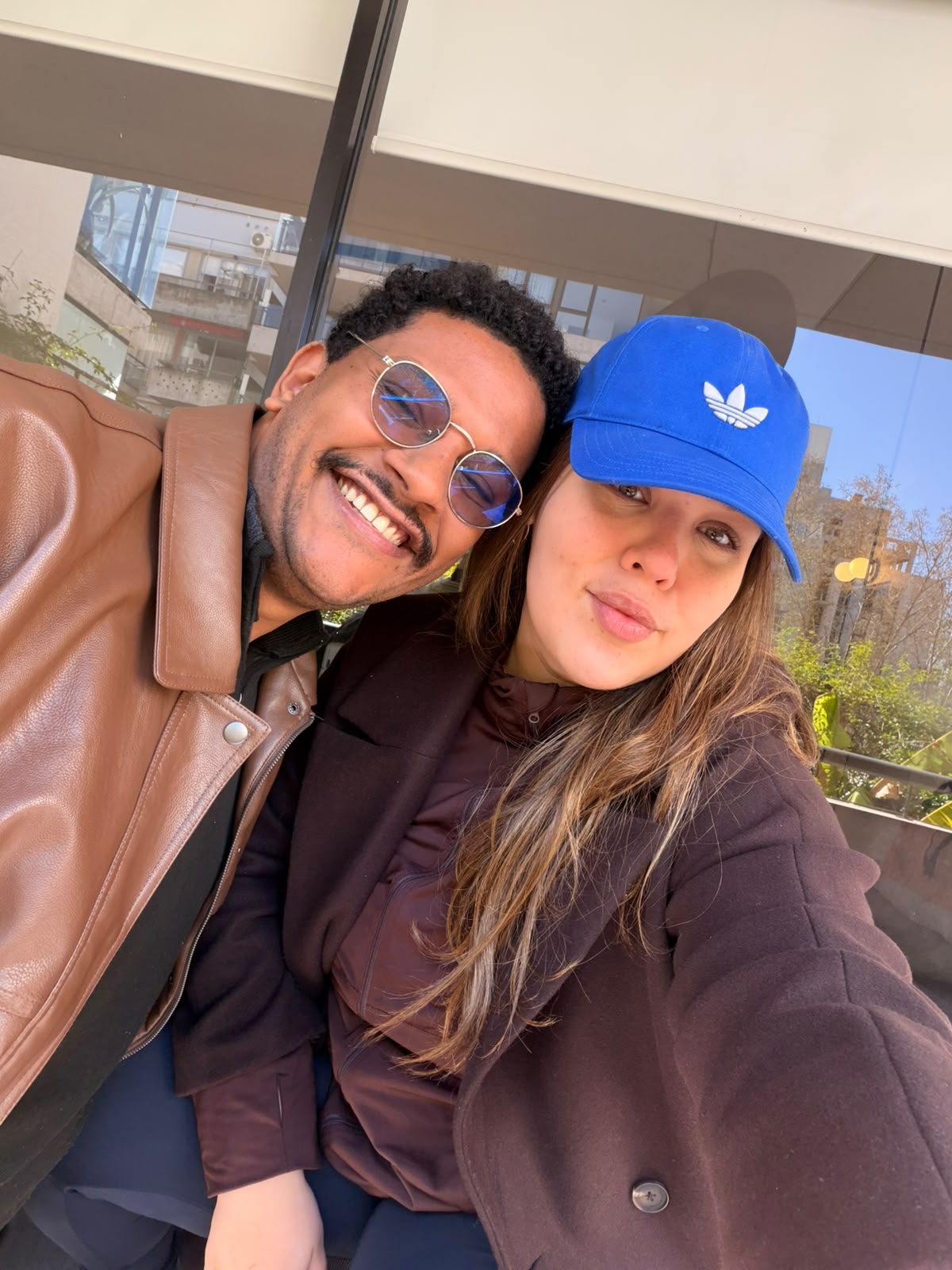 Digital nomad couple travelling