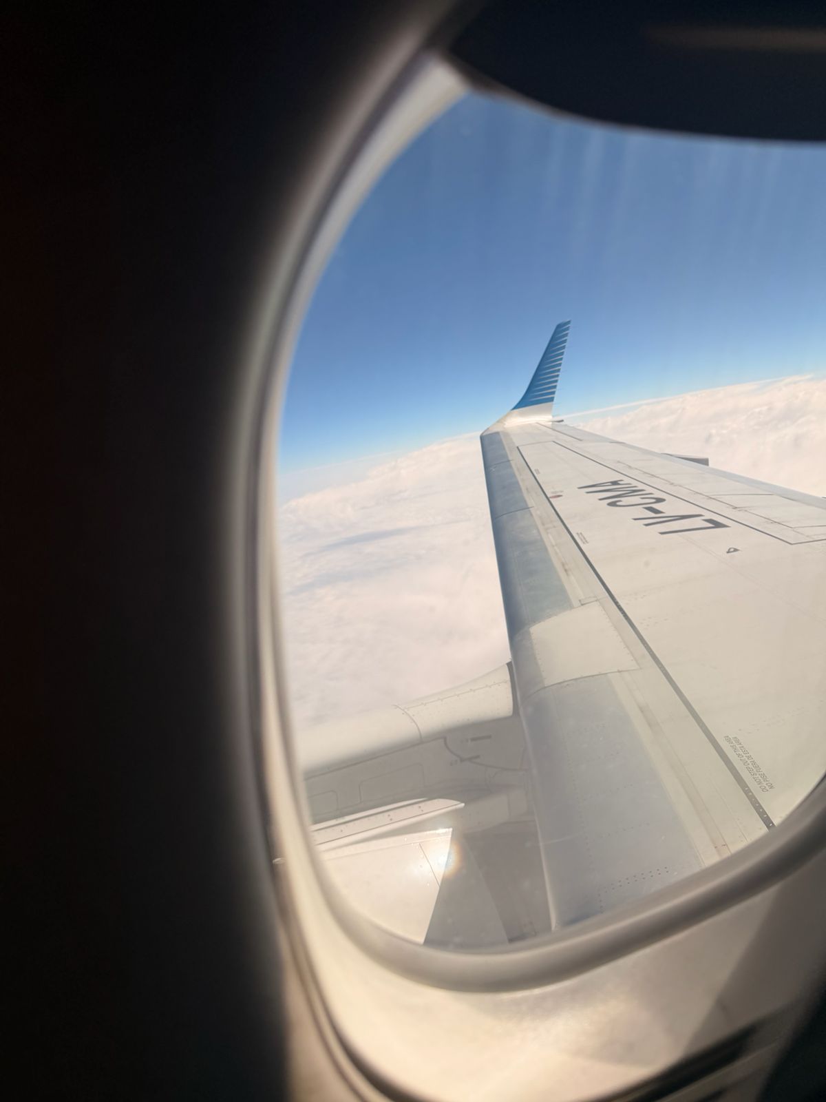 Digital nomad couple travelling